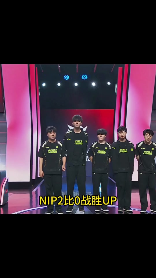 Rookie迎来十二赛季出色发挥，快船观众热烈欢呼！
